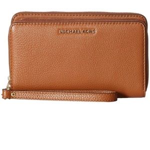 Michael Kors Adele Multifunction Phone Case